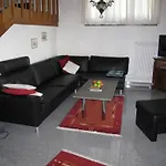 Ahorn Apartament *